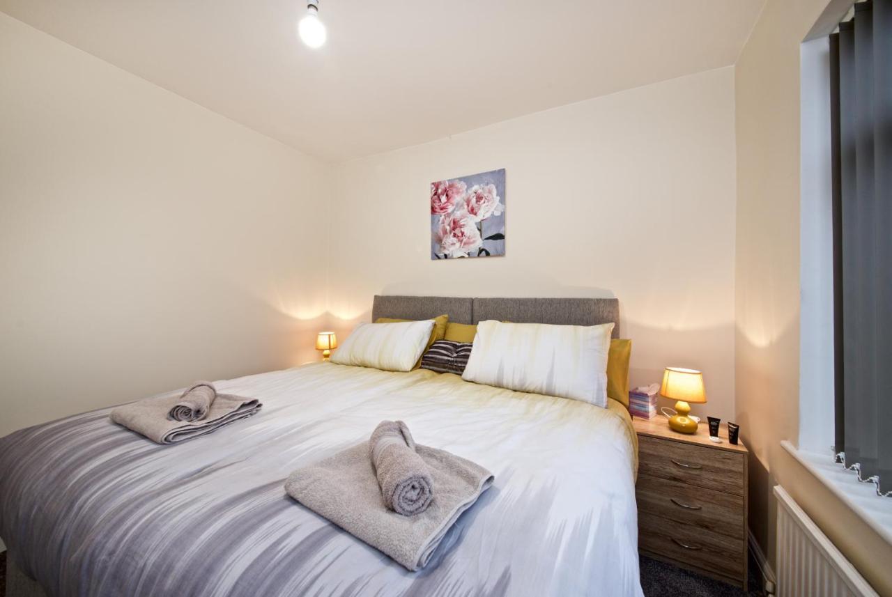 Beautiful Cozy Home With Free Parking Манчестер Екстер'єр фото